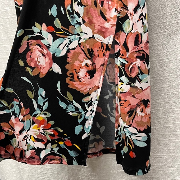 Torrid Black Floral Cardigan - Plus Size 00 - Picture 9 of 11